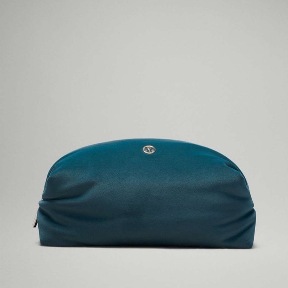 Lululemon Feeling Ready Pouch Velour Green Jasper - Picture 2 of 5